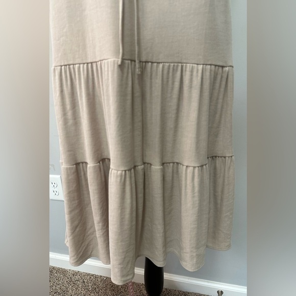Zara Beige Halter Midi Dress with Ruffle Accents ๐ - Picture 7 of 12